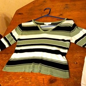 Crop sweater green black and white